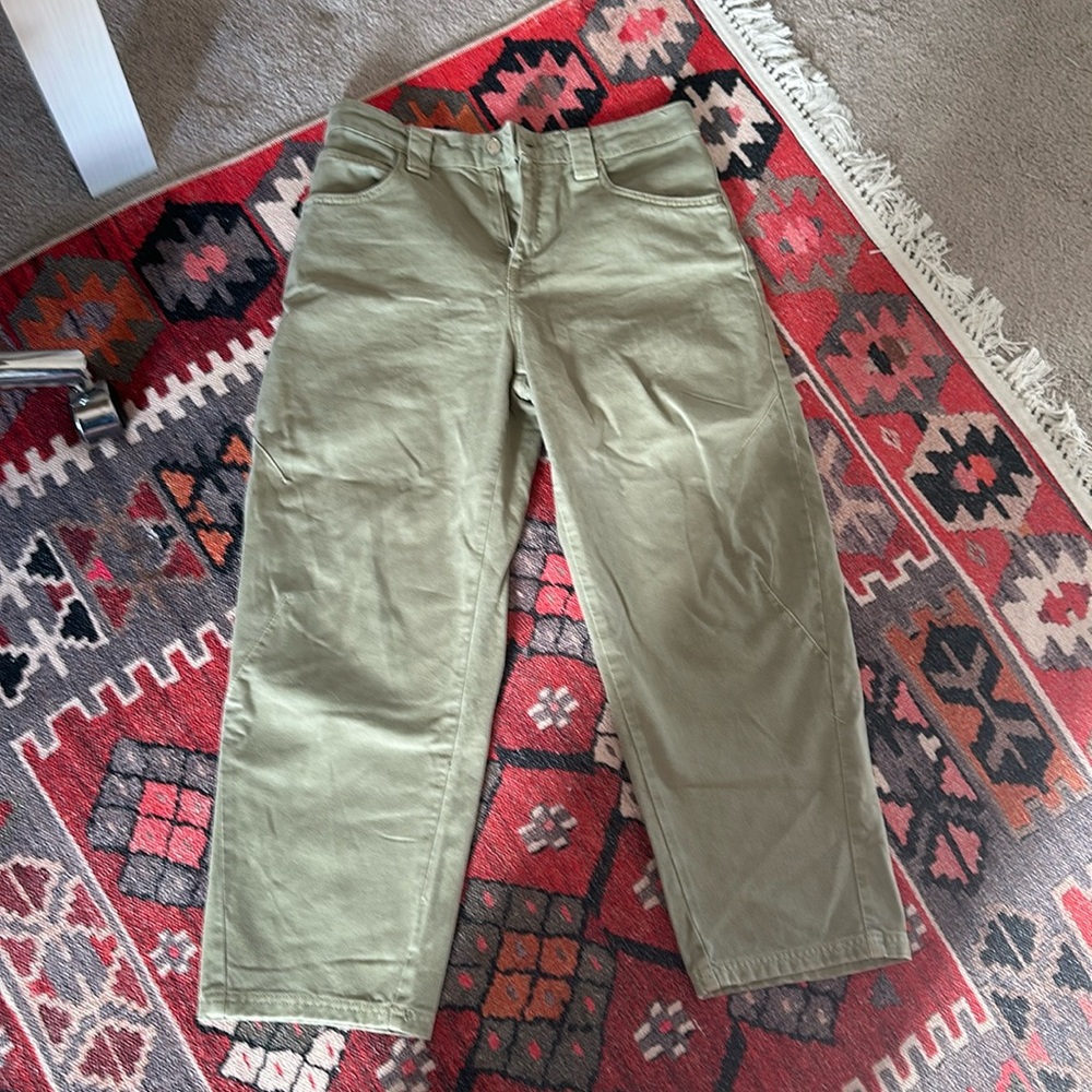 Zara The Cropped Barrel Leg in green size 38 USA 6